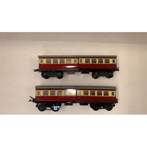 130 - �30-50. Hornby & scratch built 2 twin bogey tin plate passenger carriages, twin bogey, possibly to m... 