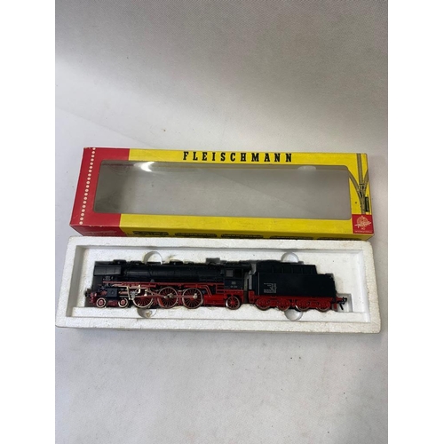 158 - FLEISCHMANN 1362 B class 01 220 4-6-2 
 Condition 1