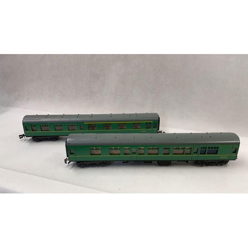 245 - 2 x 0 Gauge LIMA Southern PC DC MK1 composite Coaches 
 condition 4 
  
 818