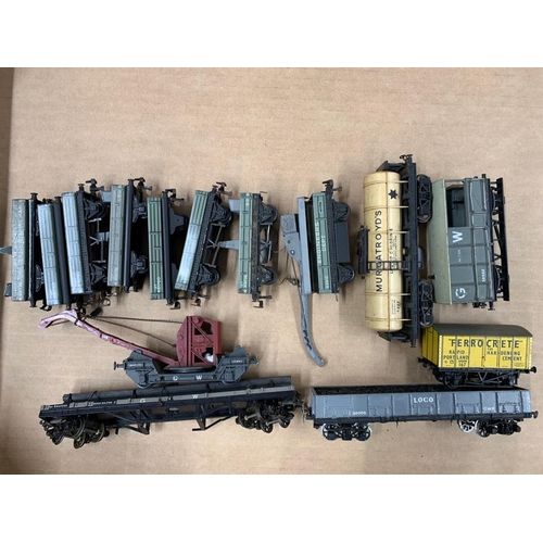 308 - 14 x TRIANG & TTR crane and freight metal rolling stock 
 Condition 4 
  
 650