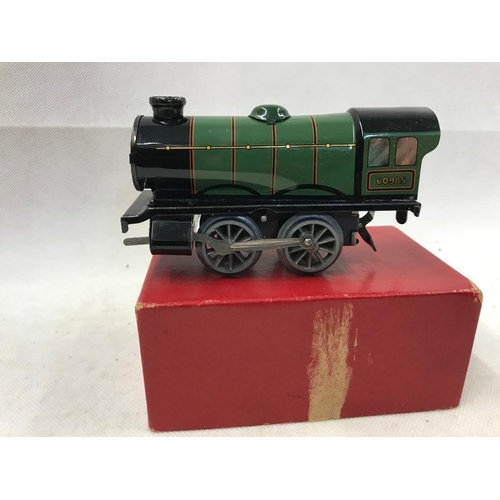 415 - Hornby 0 Gauge clockwork 4 wheel non reversing loco no.20 in pressed tin plate in green livery, NO T... 