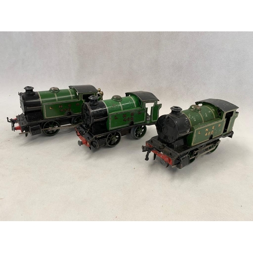 469 - 3 x Hornby 0 Gauge Clockwork Engines type 101, 0-4-0 tank engines, very playworn & losses 
 Conditio... 