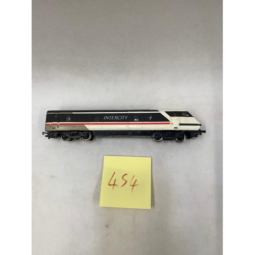 64 - Hornby Class 82 Intercity Swallow livery dummy car 
 Condition 3 
 Photo 454