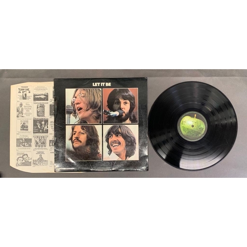 121 - Beatles - Let it be  
 PCS 7096 
 -2U / -3U matrices. Stereo 
 Vinyl very good sand sleeve very good