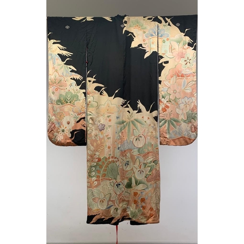 139 - A completely handmade antique Japanese kimono in crepe silk. All seams and linings joined by hand, p... 