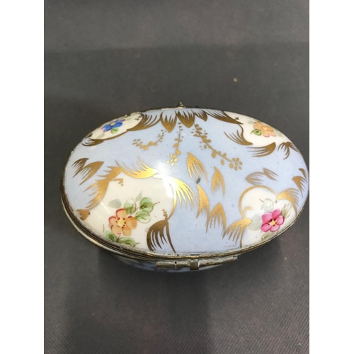 172 - Porcelain box with lid 