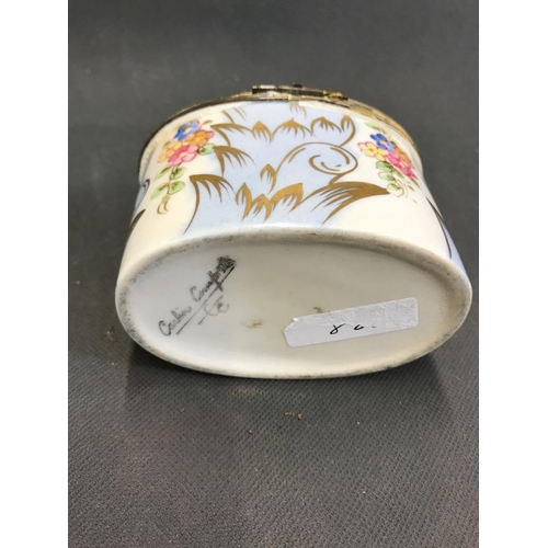 172 - Porcelain box with lid 