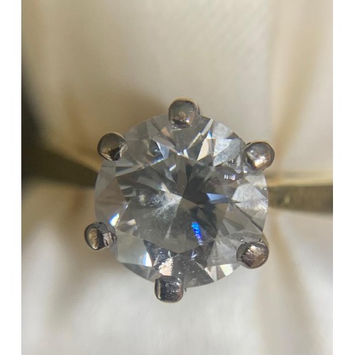 105 - Solitaire Style 18 carat ring with brilliant cut diamond, 3.25 grams
diamond 1.3 carats, colour G, c... 