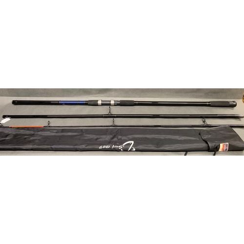 119 - Daiwa: Surf 1307 Beachcaster for 4-8oz weights, 13'6'' 3 piece fishing rod, this is a super long ran... 