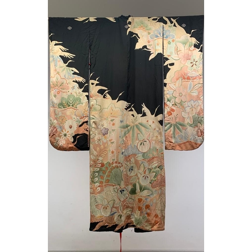 452 - A completely handmade antique Japanese kimono in crepe silk. All seams and linings joined by hand, p... 