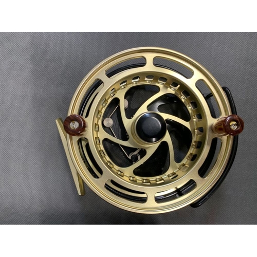 115 - Holland and Wilkinson '' The Golden Retriever'' 4 1/14 super highly ventilated reel with expanded dr... 