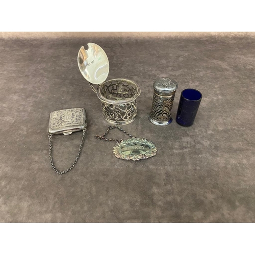 46 - A small group of silver items, total silver weight 168 grams