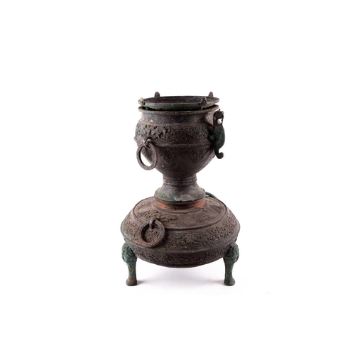 253 - A Chinese bronze Xian, Han Dynasty, 中国，青铜甗一件，汉代 the upper section with a fixed dished plate, the int... 