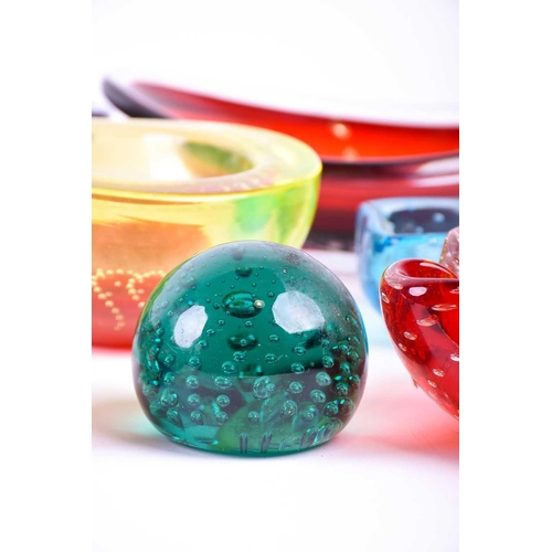 408 - A collection of mid-20th century art glass, to include bowls, ashtrays and paperweights, the largest... 