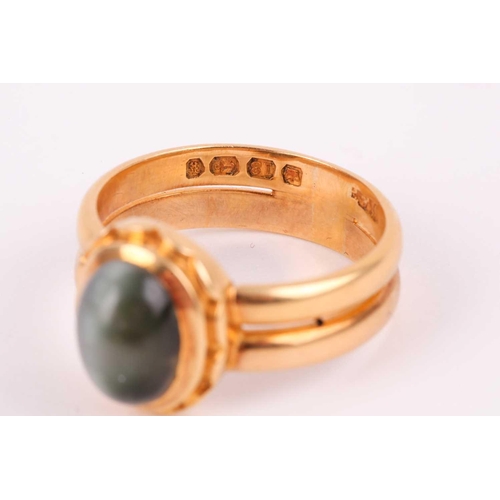 175 - A mid Victorian 18ct yellow gold and cats eye chrysoberyl ring, set with an oval cabochon chrysobery... 