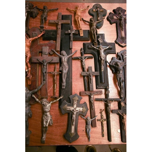 27 - A collection of small-sized antique crucifixes, predominately 19th century European or British. To i... 