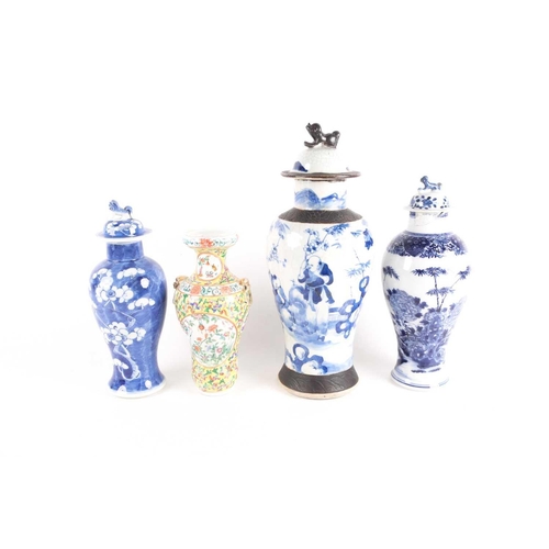 141 - A collection of four Chinese porcelain vases and vases and covers. Late Qing dynasty and later.To in... 