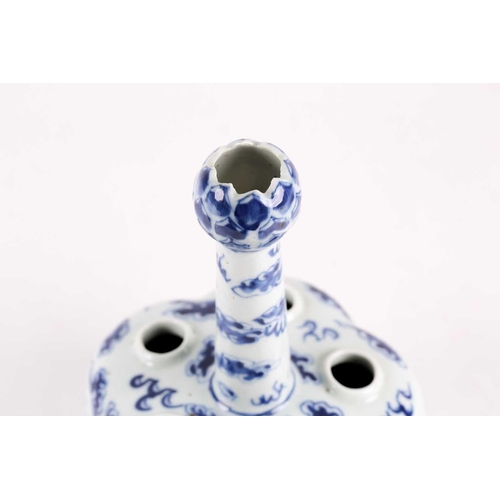 148 - A Chinese blue & white quintal bulb dragon vase, Qing, late 19th century, with artichoke mouth above... 