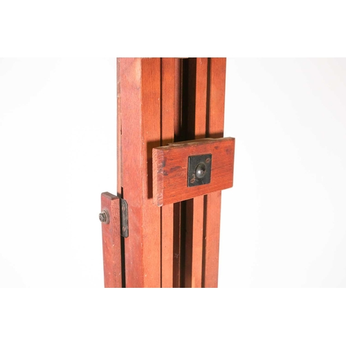 197 - An Early 20th century Newton & Windsor Ltd of London radial type beechwood artist easel. Bearing an ... 