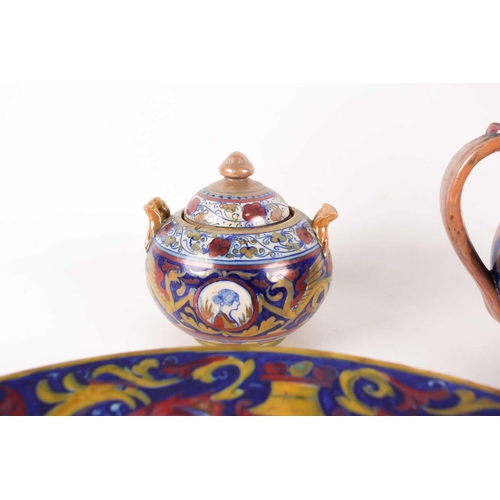 471 - Alfredo Santarelli: a group of five 20th century Italian lustre maiolica style earthenware items, Gu... 