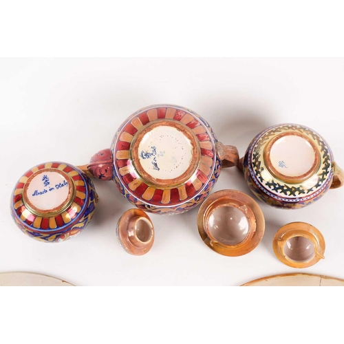 471 - Alfredo Santarelli: a group of five 20th century Italian lustre maiolica style earthenware items, Gu... 