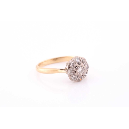 118 - An 18ct yellow gold and diamond cluster ring, set with round eight-cut diamonds, the central stone a... 