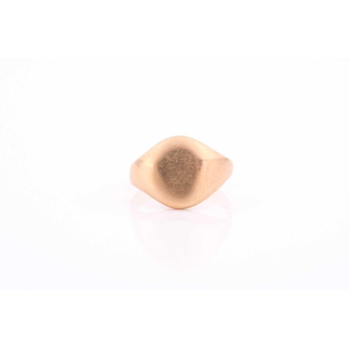 296 - An 18ct yellow gold gentleman's signet ring, with blank oval mount, size M 1/2, boxed.Condition repo... 