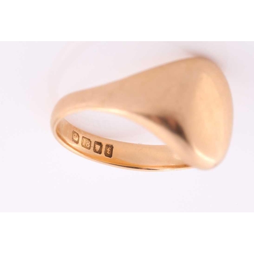 296 - An 18ct yellow gold gentleman's signet ring, with blank oval mount, size M 1/2, boxed.Condition repo... 