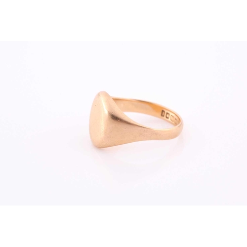 296 - An 18ct yellow gold gentleman's signet ring, with blank oval mount, size M 1/2, boxed.Condition repo... 