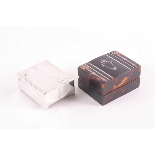 344 - An Edwardian silver and tortoiseshell stamp box, rounded rectangular, the hinged cover with applied ... 