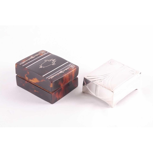 344 - An Edwardian silver and tortoiseshell stamp box, rounded rectangular, the hinged cover with applied ... 