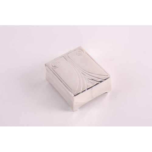 344 - An Edwardian silver and tortoiseshell stamp box, rounded rectangular, the hinged cover with applied ... 