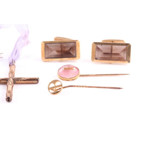 177 - A group of gentleman's jewellery items, including a pair of 14ct yellow gold and smoky quartz cuffli... 
