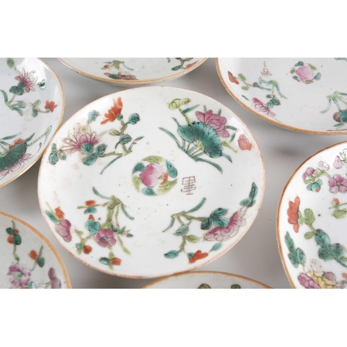 111 - A large quantity of Chinese famille rose saucers, early 20th century, comprising seventeen with a pe... 