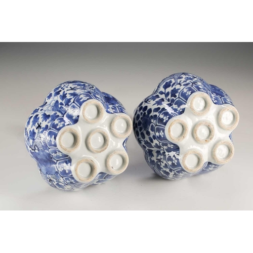 316 - A pair of Chinese blue & white quintal bulb vases, Qing, 19th century, each with artichoke mouth, th... 