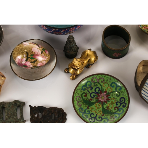 220 - A small collection of Asian cloisonne and metalware, comprising a gilt metal recumbent Bixi, 6.5cm, ... 