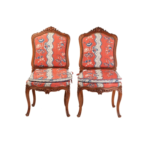 289 - A French Louis XV style walnut five-piece salon suite, Napoleon III, late 19th century, the suite co... 