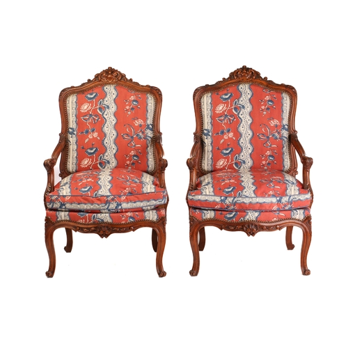 289 - A French Louis XV style walnut five-piece salon suite, Napoleon III, late 19th century, the suite co... 