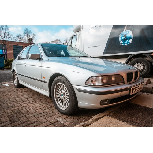 326 - A 1999 BMW 523i SE Auto silver saloon, registration V332 LCP, first registered 01/09/1999, mileage 1... 