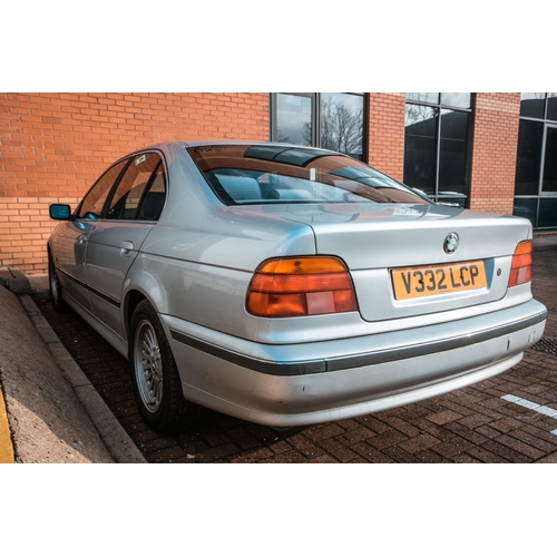 326 - A 1999 BMW 523i SE Auto silver saloon, registration V332 LCP, first registered 01/09/1999, mileage 1... 