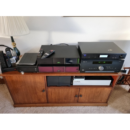 471 - An extensive and fine quality collection of Hi-Fi equipment, comprising a Naim PSU XPS-2 amplifier, ... 