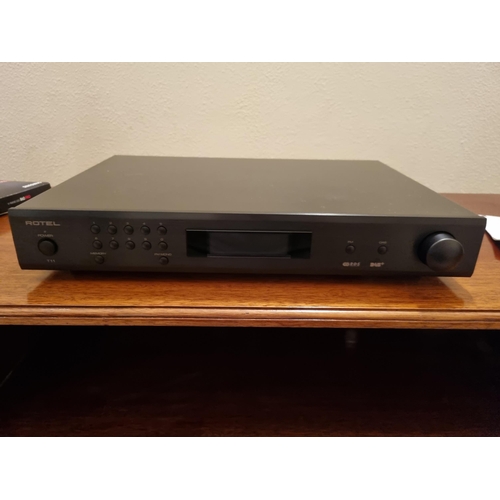 471 - An extensive and fine quality collection of Hi-Fi equipment, comprising a Naim PSU XPS-2 amplifier, ... 