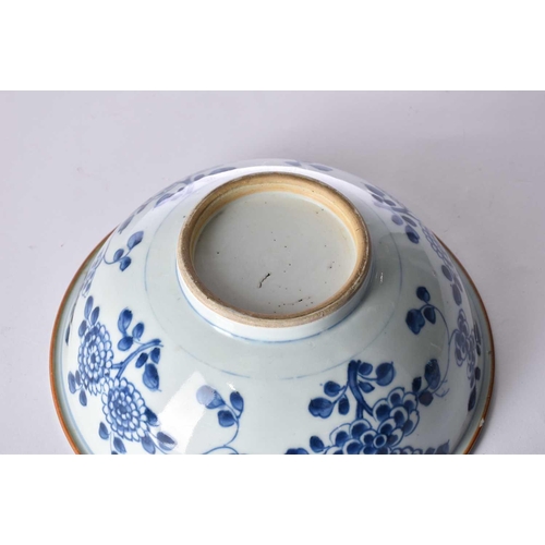 207 - A Chinese blue & white bowl, Shunzhi, mid 17th century, the interior painted with a foliate sprig bo... 