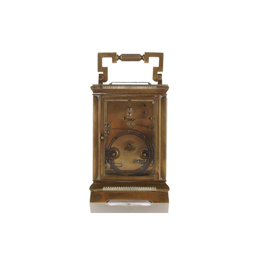 433 - A French 'Anglaise' brass cased 8-day chiming carriage clock by Cattaneo of Paris. The white enamel ... 