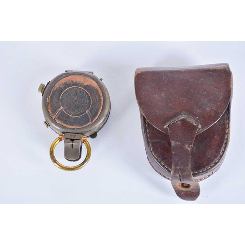 554 - A British Military issue Verner's Pattern World War One compass, with oxidised brass case and mother... 