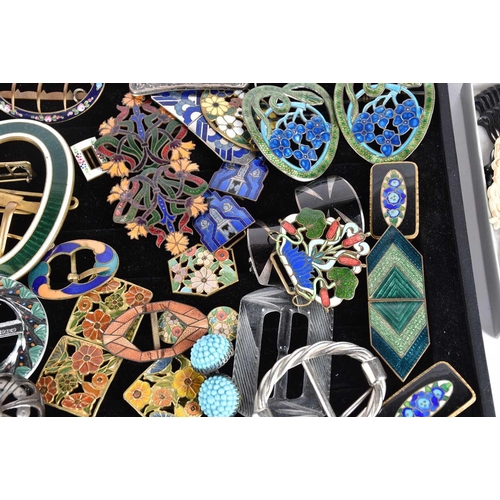 589 - A large single-owner collection of belt buckles, late 19th century and later, to include many art no... 