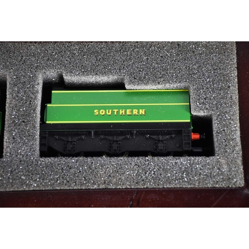 596 - A Hornby Railways limited edition 50th anniversary Sr 4-6-2 West Country Class 'Exeter' locomotive &... 