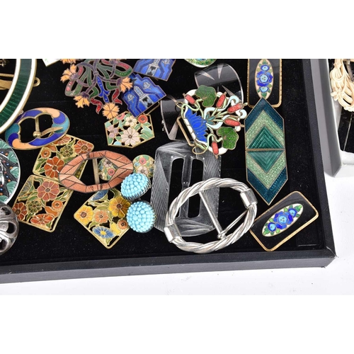 589 - A large single-owner collection of belt buckles, late 19th century and later, to include many art no... 