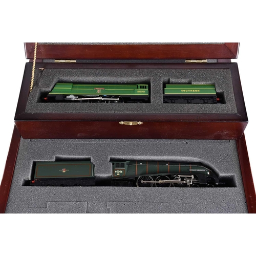 596 - A Hornby Railways limited edition 50th anniversary Sr 4-6-2 West Country Class 'Exeter' locomotive &... 