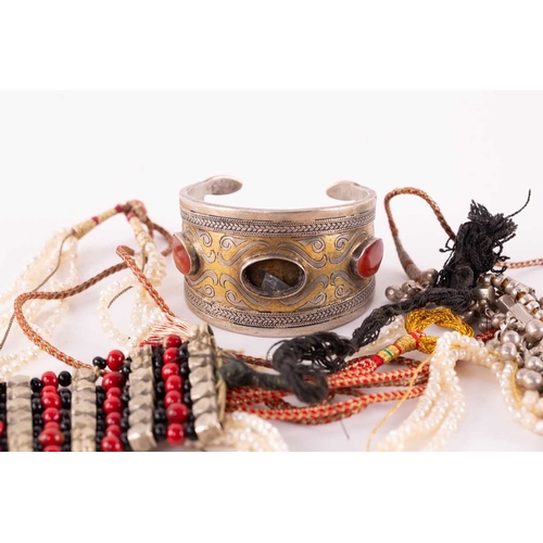 12 - A quantity of costume jewellery, to include examples of an 18ct gold Victorian crescent and star bro... 